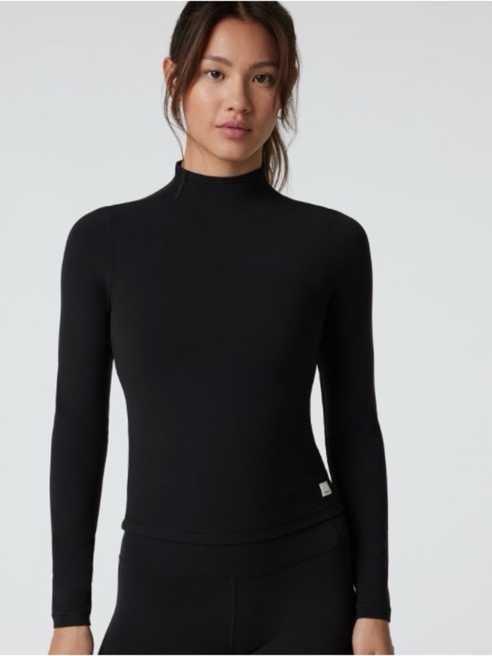 Vuori All The Feels Long Sleeve
Mock Black Top